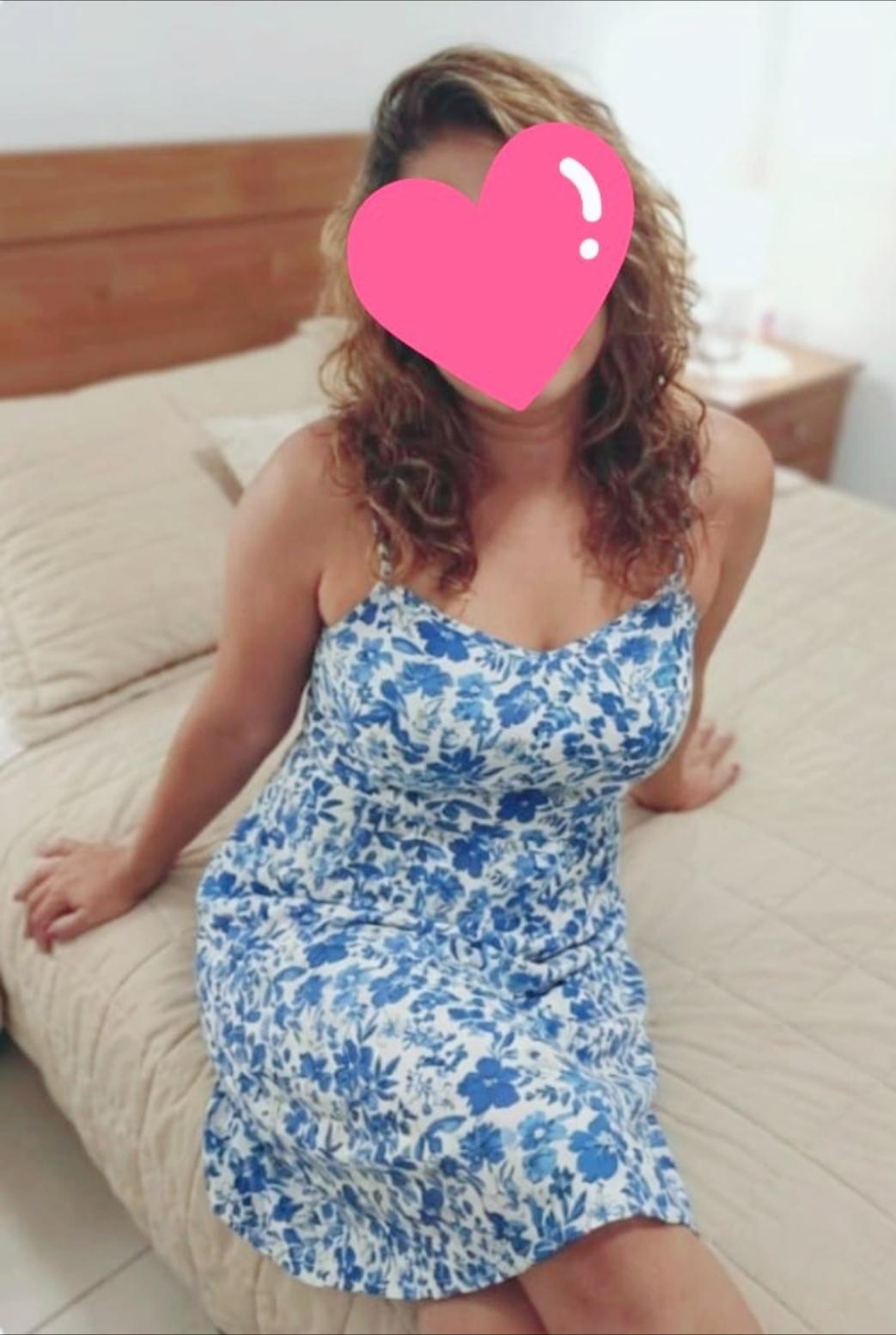 Image of 🔖 Hii guys.. 🌹With Face Hot Live Cam Show .... 🔖💛💚💙